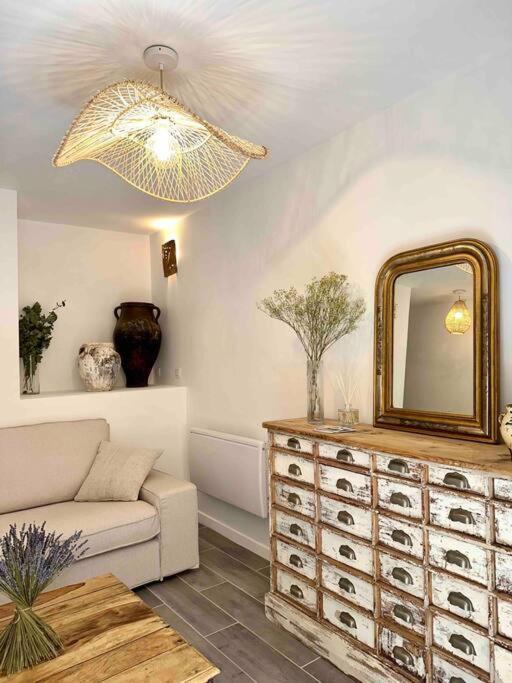 Lou Paseo : Appartement Brocante Centre Historique ลีล-ซูร์-ลา-ซอร์ก ภายนอก รูปภาพ