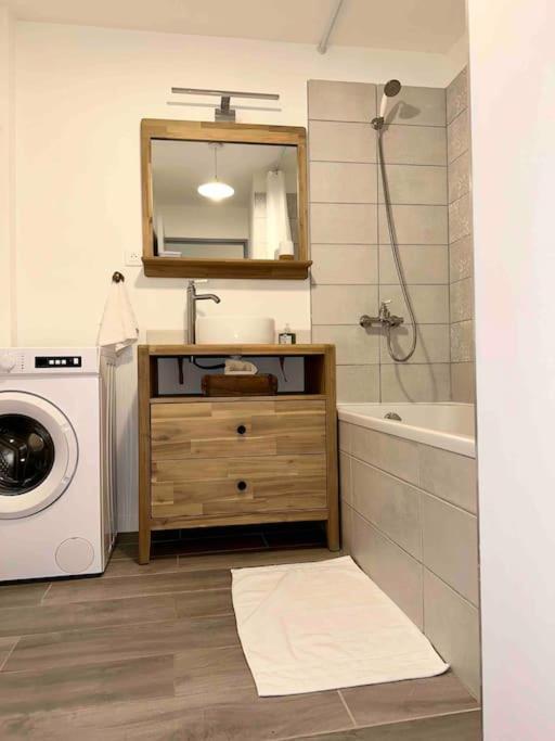 Lou Paseo : Appartement Brocante Centre Historique ลีล-ซูร์-ลา-ซอร์ก ภายนอก รูปภาพ